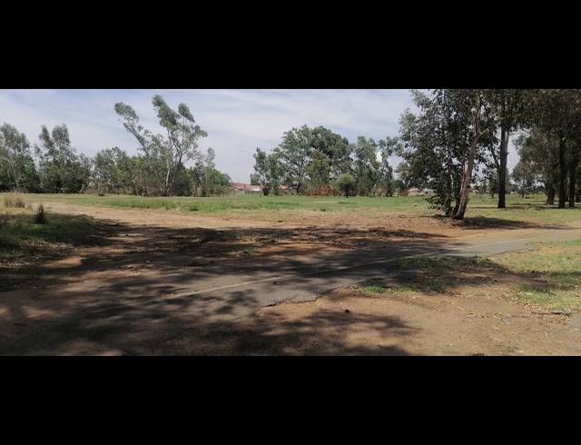 4,200M² VACANT LAND FOR SALE IN STRUISBULT